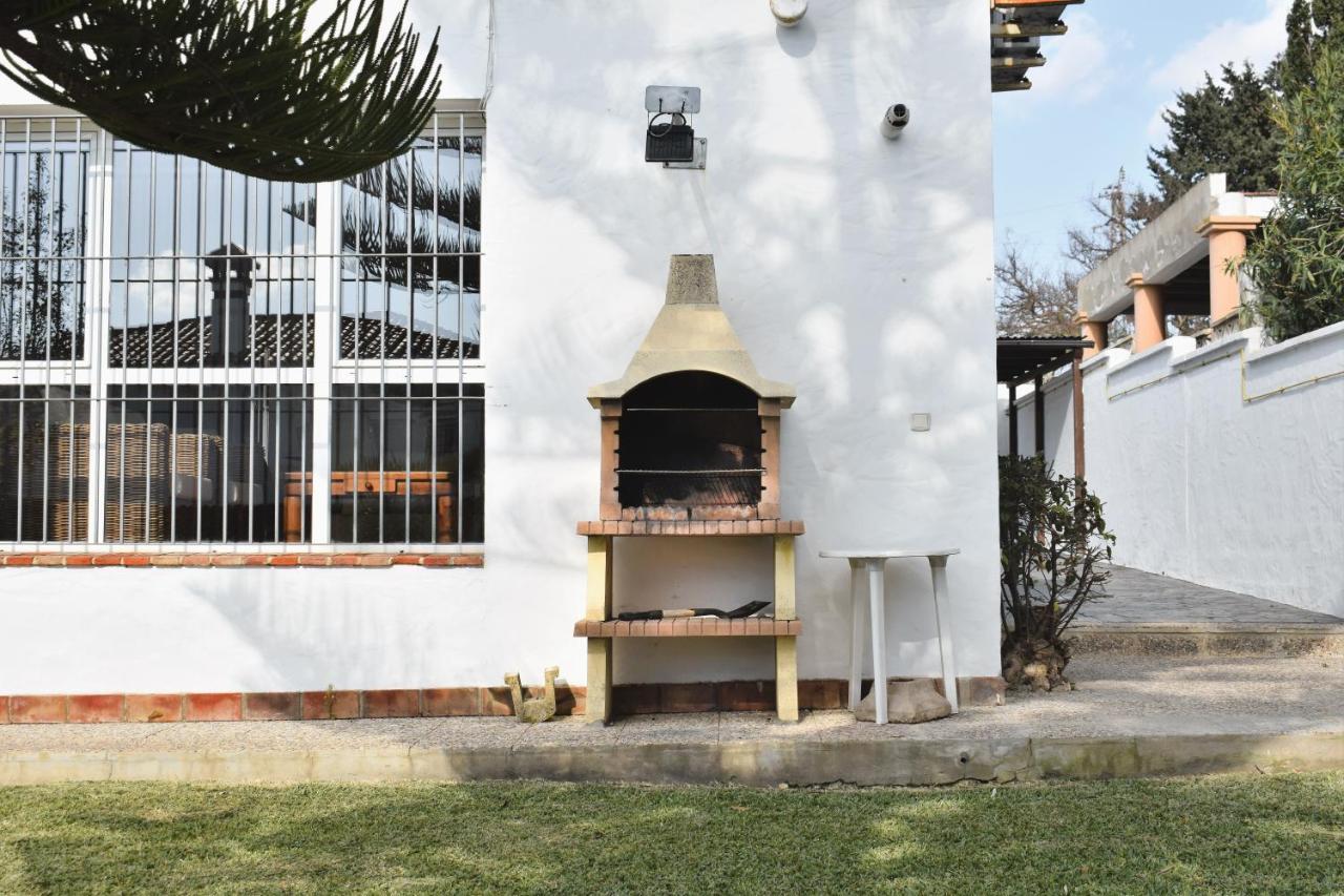 Maria Elena, En Fuente Del Gallo Conil De La Frontera